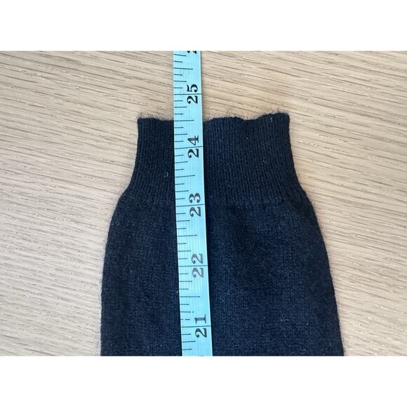 NWT Bloomingdales 100% cashmere Leather front crewneck sweater Size Medium - Picture 7 of 7